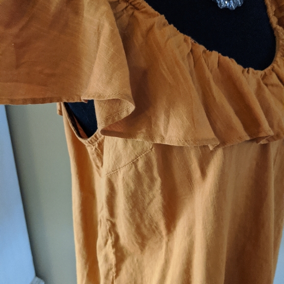 NWT Ruffled Blouse - Picture 3 of 6